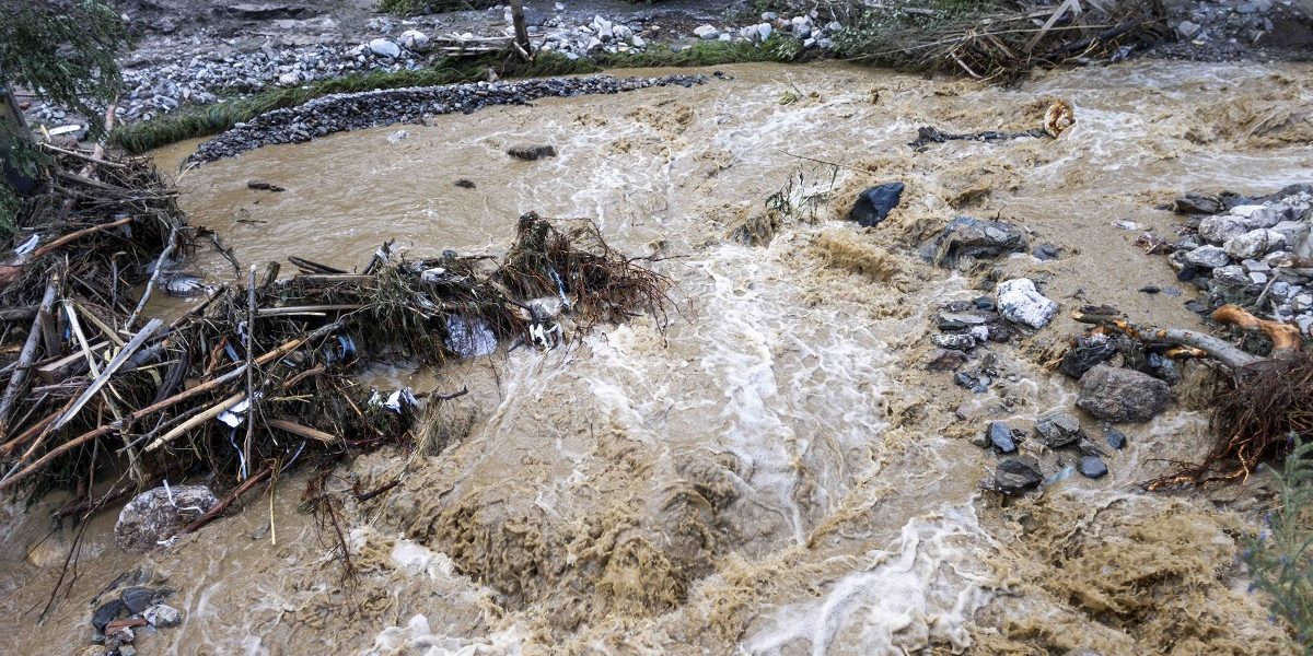 ILUSTRATIE_INUNDATII_03_INQUAM_Photos_Casian_Mitu.jpg - StiriAlese