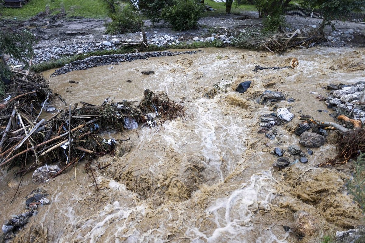 Ploile abundente și temperaturile în creștere din ultimele zile au determinat Administrația Națională de Meteorologie și Hidrologie să emită o avertizare de Cod galben de inundații pentru mai multe râuri din sudul și sud-estul țării