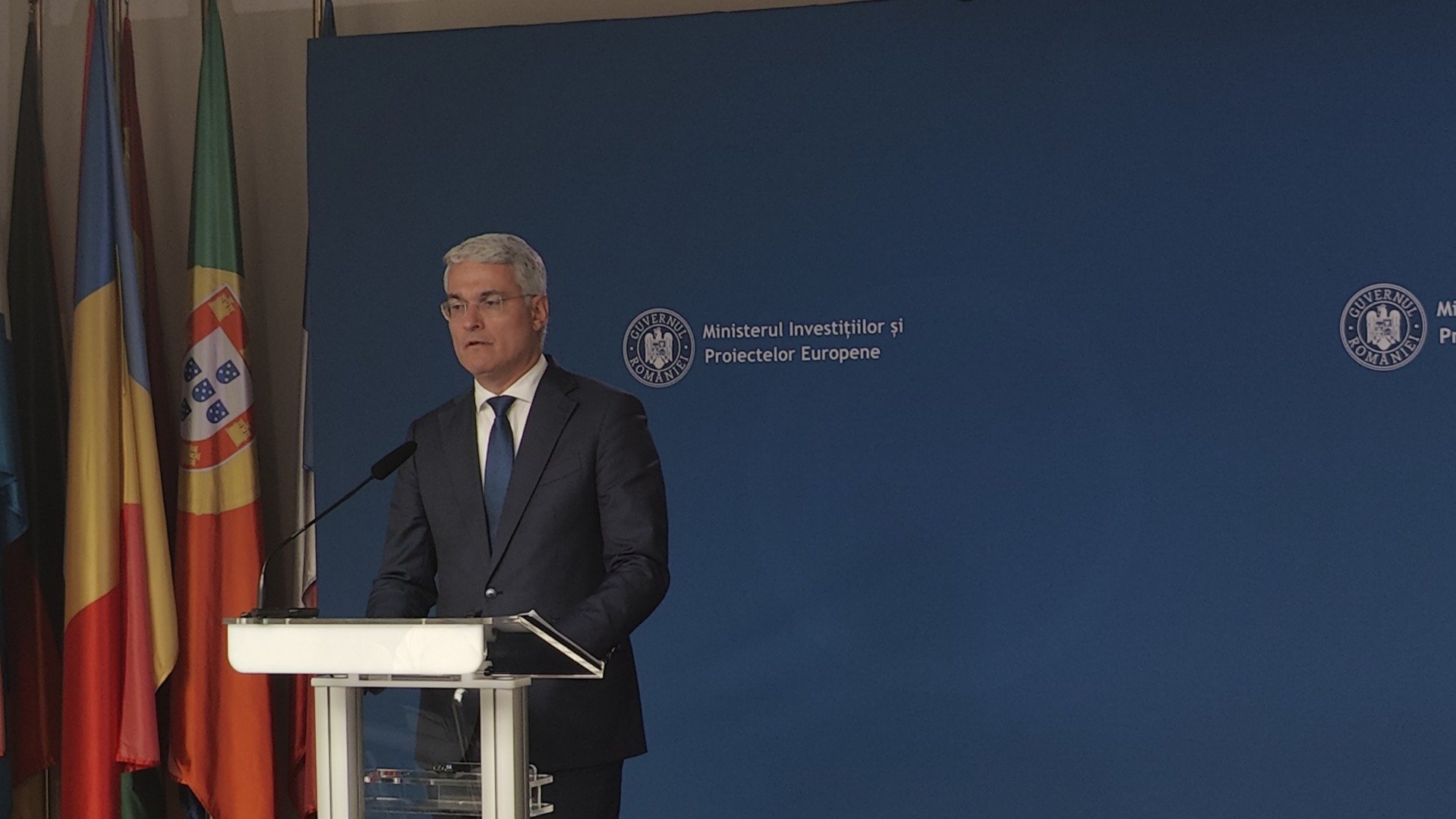 Autoritățile române democratizează accesul la datele despre fondurile europene, reafirmând lupta împotriva corupției și fraudelor Ministrul Investițiilor și Fondurilor Europene, Dragoș Pîslaru, a anunțat luni o mutare semnificativă în colaborarea între autoritățile române și instituțiile europene în domeniul gestionării fondurilor europene, facilitând astfel combaterea fraudelor și creșterea transparenței în utilizarea banilor comunitari