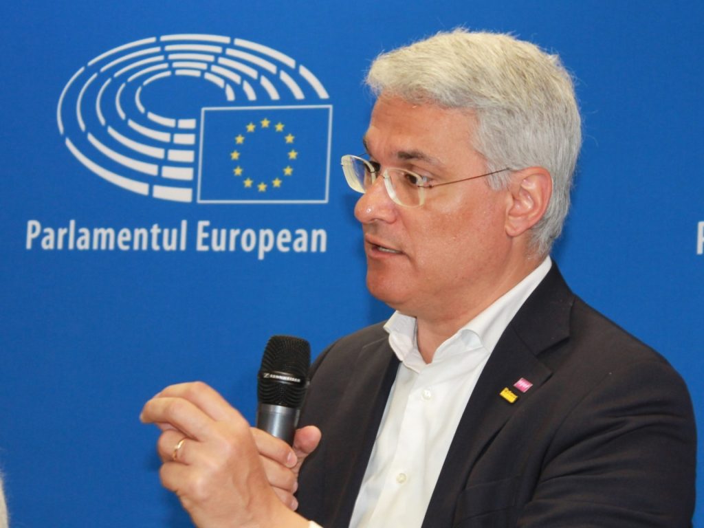 Ministrul Investițiilor și Proiectelor Europene, Dragoș Pîslaru, respinge acuzațiile privind un posibil blocaj financiar pe PNRR Situația finanțării Planului National de Redresare și Reziliență (PNRR) a fost, din nou, subiect de dezbateri aprinse în ultimele zile, odată cu declarațiile fostului ministru PSD al Finanțelor și al Fondurilor Europene, care a vorbit despre un risc de blocaj financiar