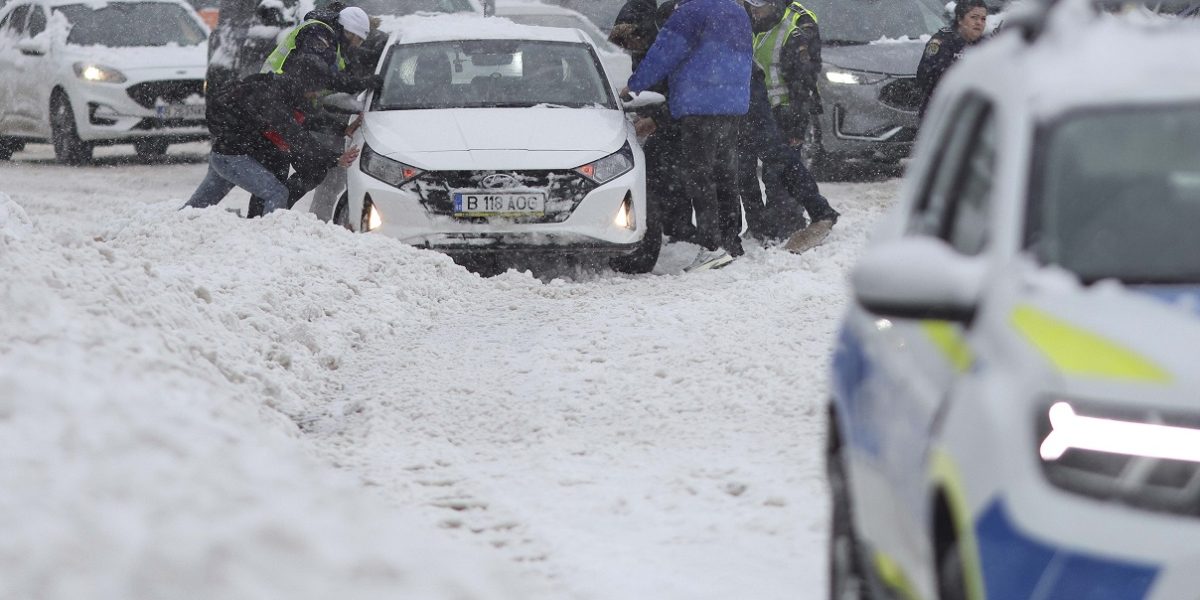 INSTANT_ZAPADA_BUCURESTI_01_INQUAM_Photos_Octav_Ganea.jpg - StiriAlese