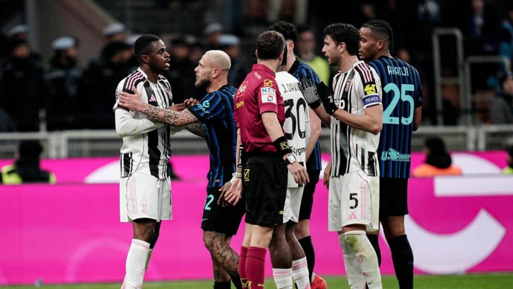 La Penna sospeso dopo Inter-Juve? Cosa rischiano lui e Bastoni