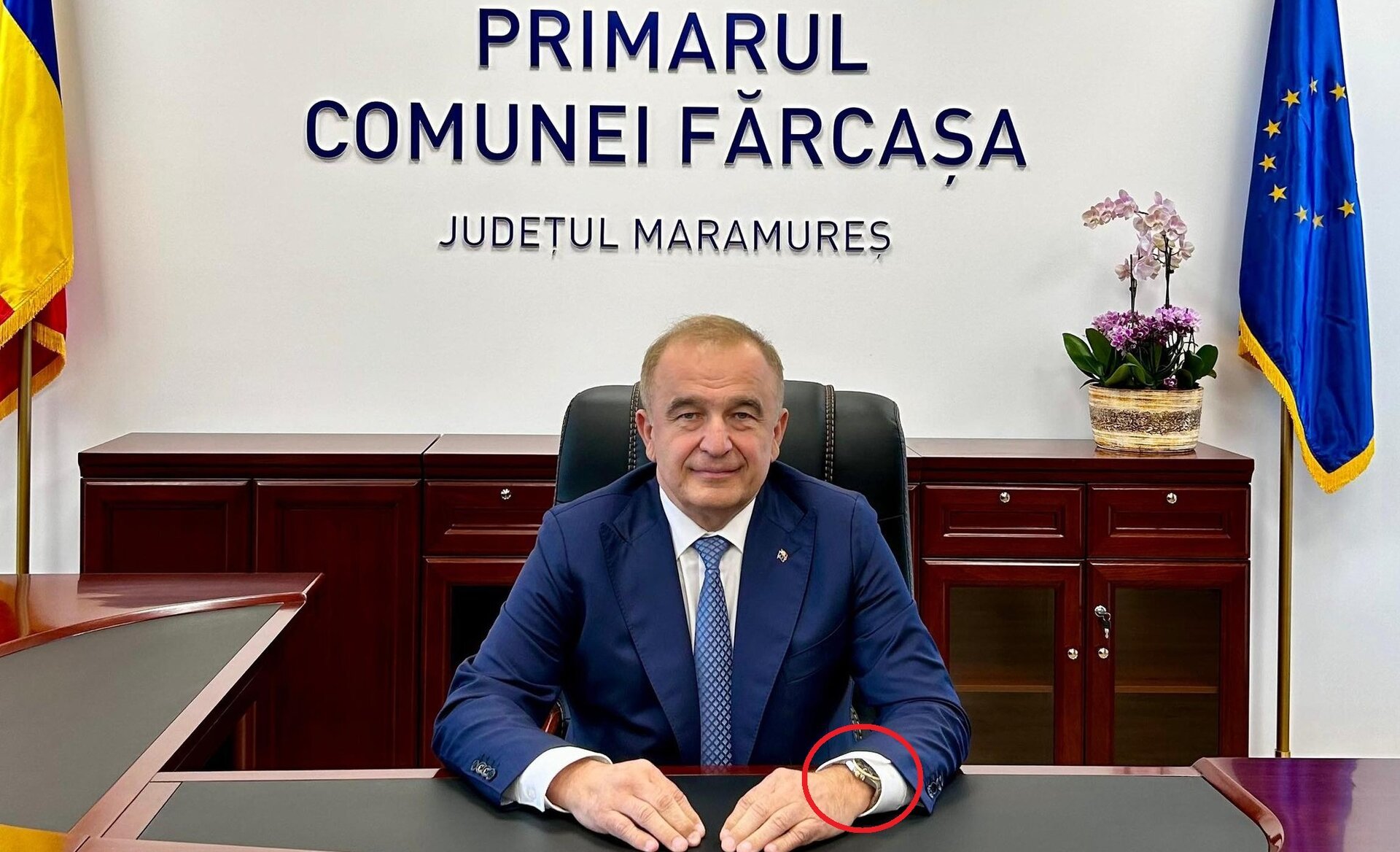 Primarul comunal, care se plânge de fonduri insuficiente, poartă un ceas Rolex de 50.000 € la întâlnirea cu Premierul Bolojan