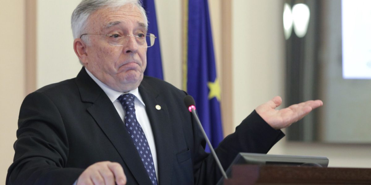 Mugur Isărescu avertizează asupra riscului de criză în HoReCa și comerț: „Există o restrângere a cererii, dar sperăm să fie depășită”