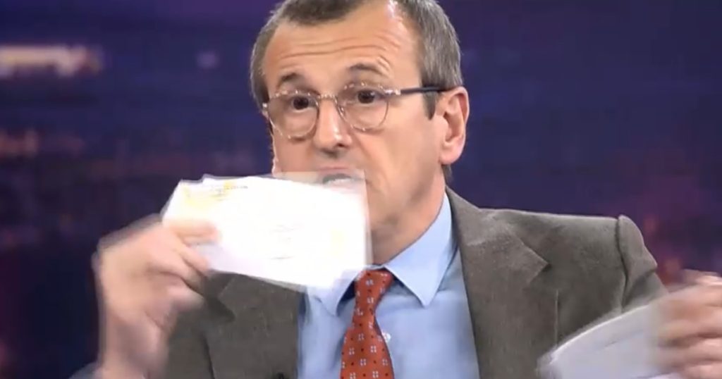 Ilie Bolojan, reacție după ruperea unei diplome în direct: „Nu ne lipsesc diplomele”