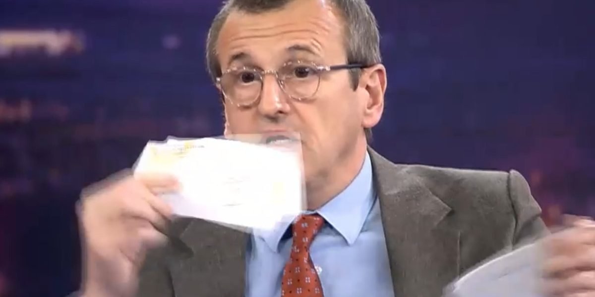 Ilie Bolojan, reacție după ruperea unei diplome în direct: „Nu ne lipsesc diplomele”