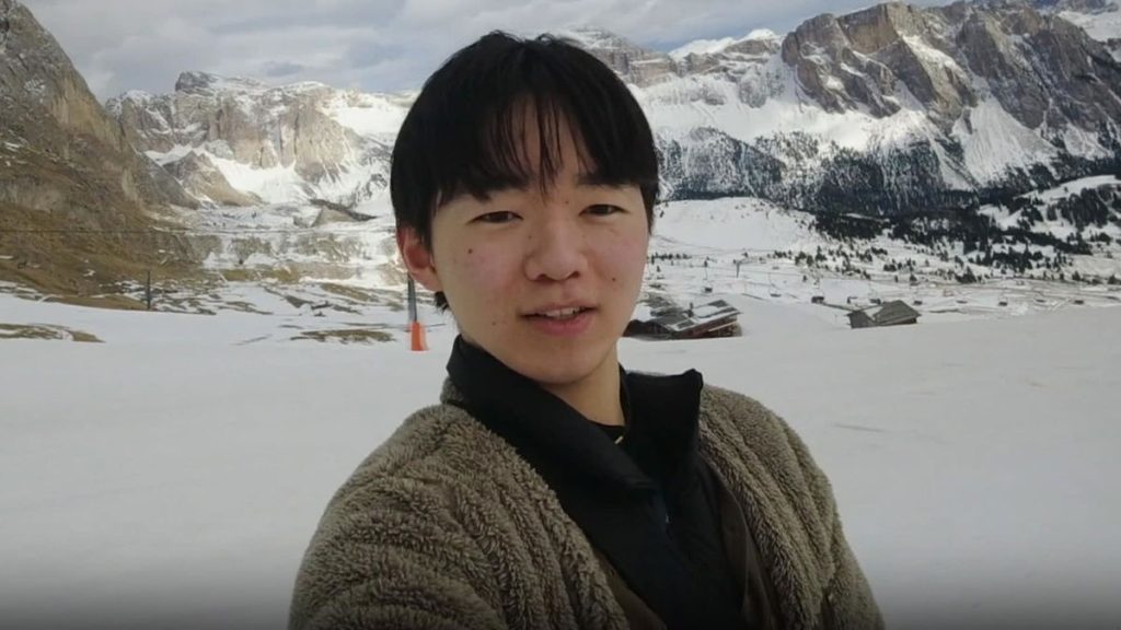 Yuma Kagiyama: Arta și Inspirația din Italia În 2023, patinatorul artistic japonez Yuma Kagiyama a efectuat o vizită memorabilă în Italia, unde a colaborat cu antrenoarea sa, Carolina Kostner