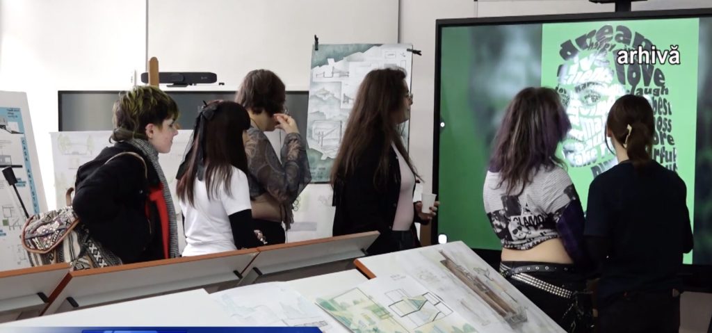 Începând cu anul școlar 2026-2027, Liceul de Artă din Deva va avea o clasă în plus pe filiera învățământului vocațional, după o serie de tensiuni și controverse care au zguduit comunitatea educațională locală