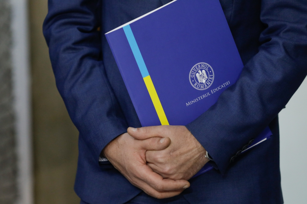 Ilie Bolojan anunță înlocuirea ministrului Educației, promițând o nominalizare în următoarele zile Premierul Ilie Bolojan a făcut public, marți, planurile sale de a numi un nou ministru al Educației, după o perioadă marcată de tensiuni și incertitudini în sistemul de învățământ românesc
