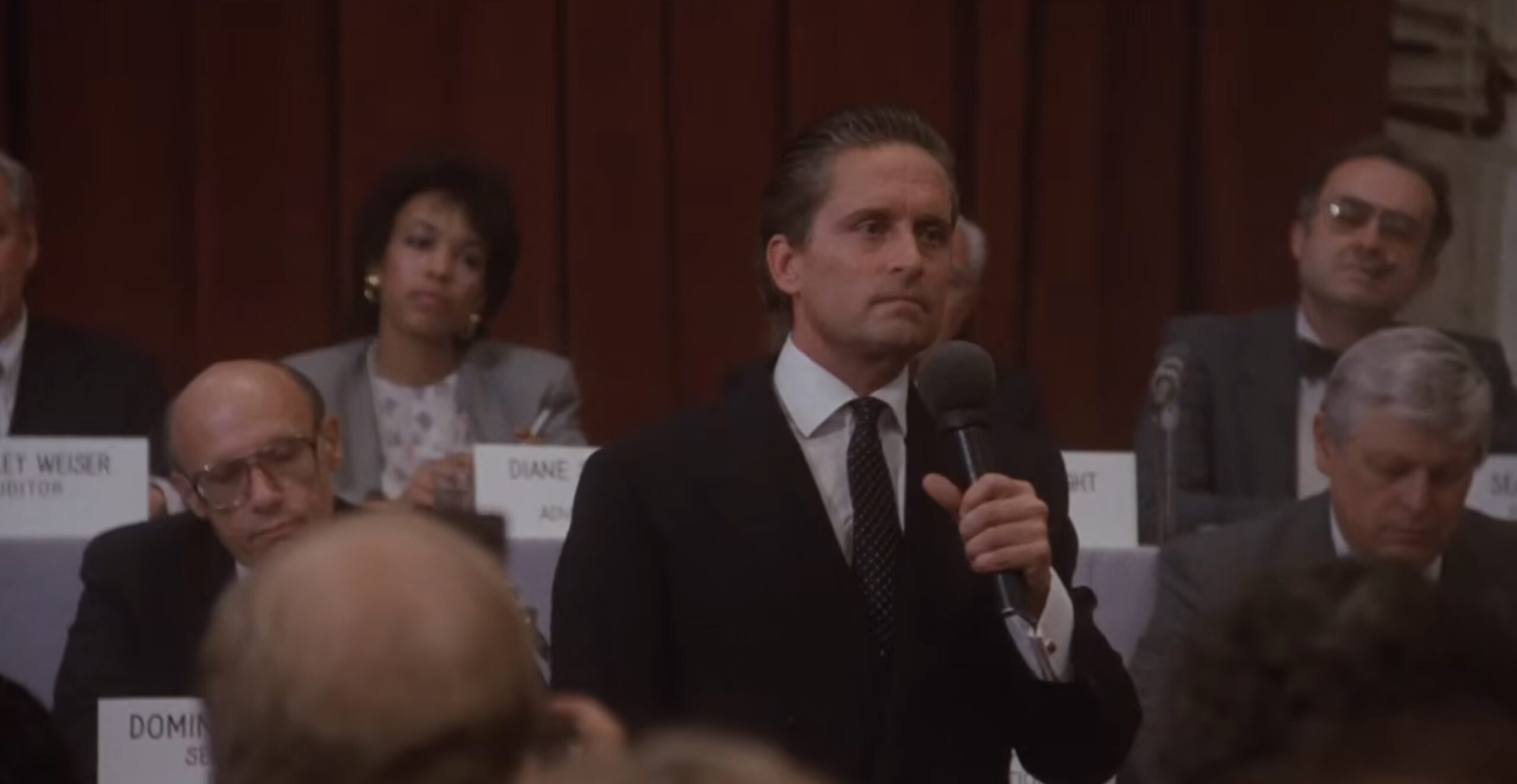 Michael Douglas și revelațiile din culisele filmului „Wall Street”: impresii neconvenționale despre colaborare cu Oliver Stone Actorul american Michael Douglas a face recent o dezvăluire neașteptată legată de perioada filmărilor pentru clasicul economic „Wall Street”, semnat de Oliver Stone în 1987