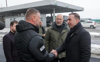 Ministrul-Bogdan-Ivan-la-granita-cu-Ucraina.jpg - StiriAlese