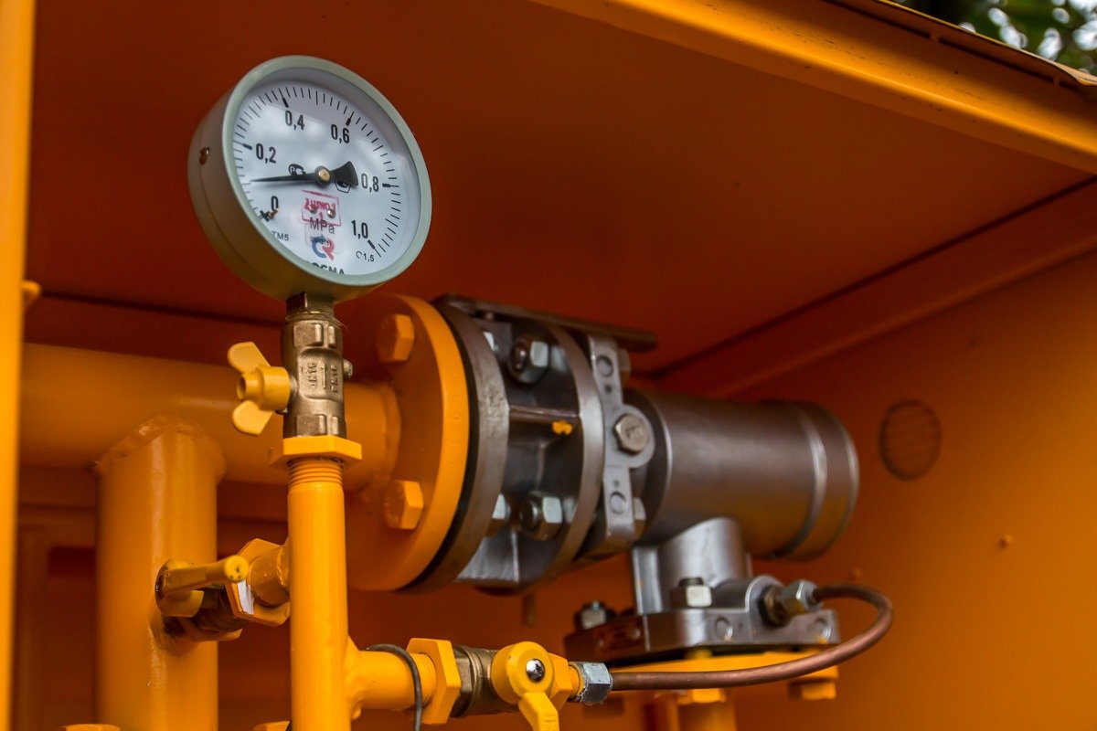 Val de panică într-un cartier din Piatra Neamț: scurgeri de gaze și intervenții masive de urgență Duminică dimineața, locuitorii unui bloc din municipiul Piatra Neamț au trăit momente de tensiune după ce a fost semnalată o scurgere de gaze în apartamente