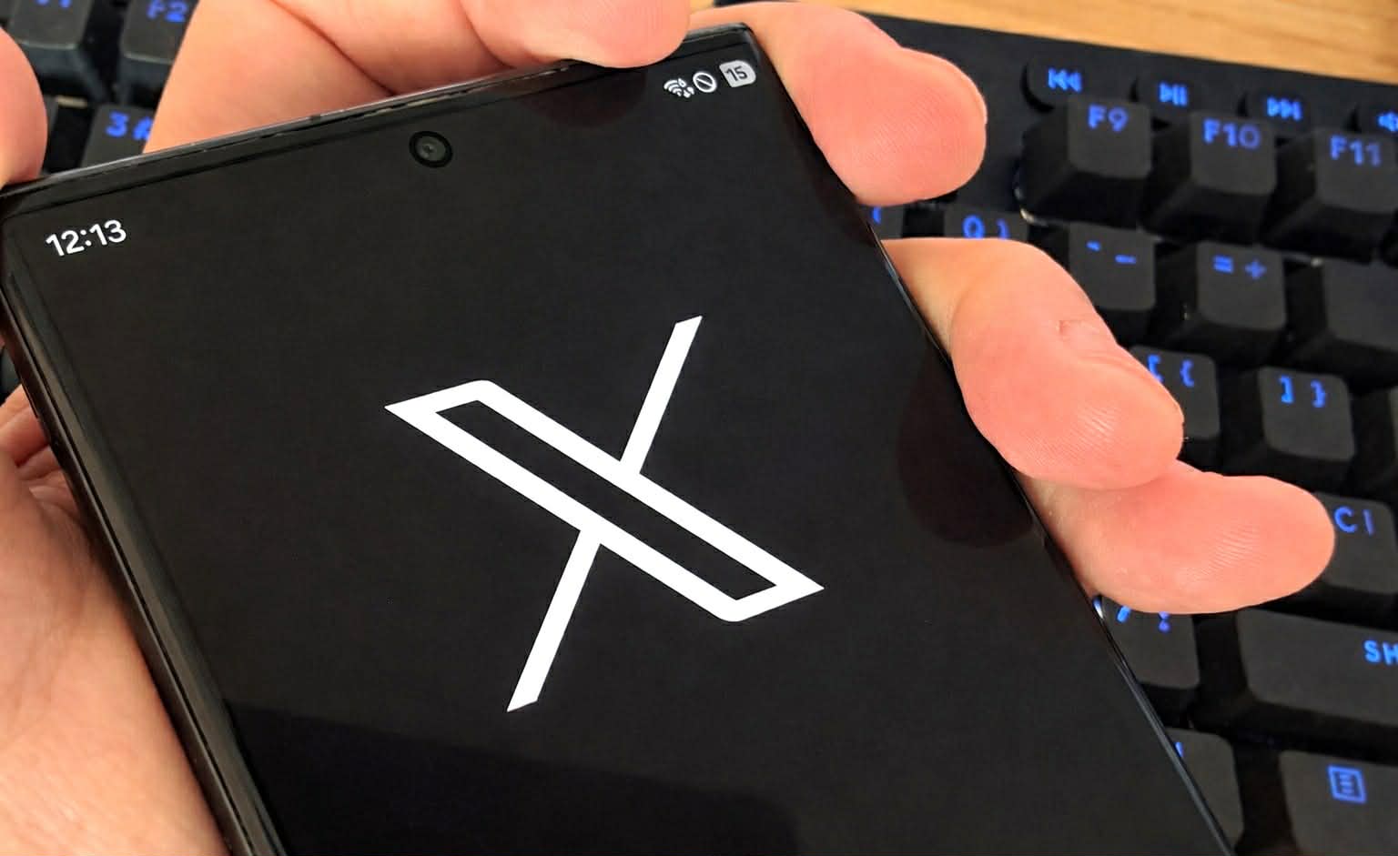 Autoritățile judiciare din Franța au declanșat o anchetă penală de amploare asupra platformei sociale X, deținută de Elon Musk, în urma unor suspiciuni grave ce vizează conținutul distribuit și modul în care platforma gestionează informațiile