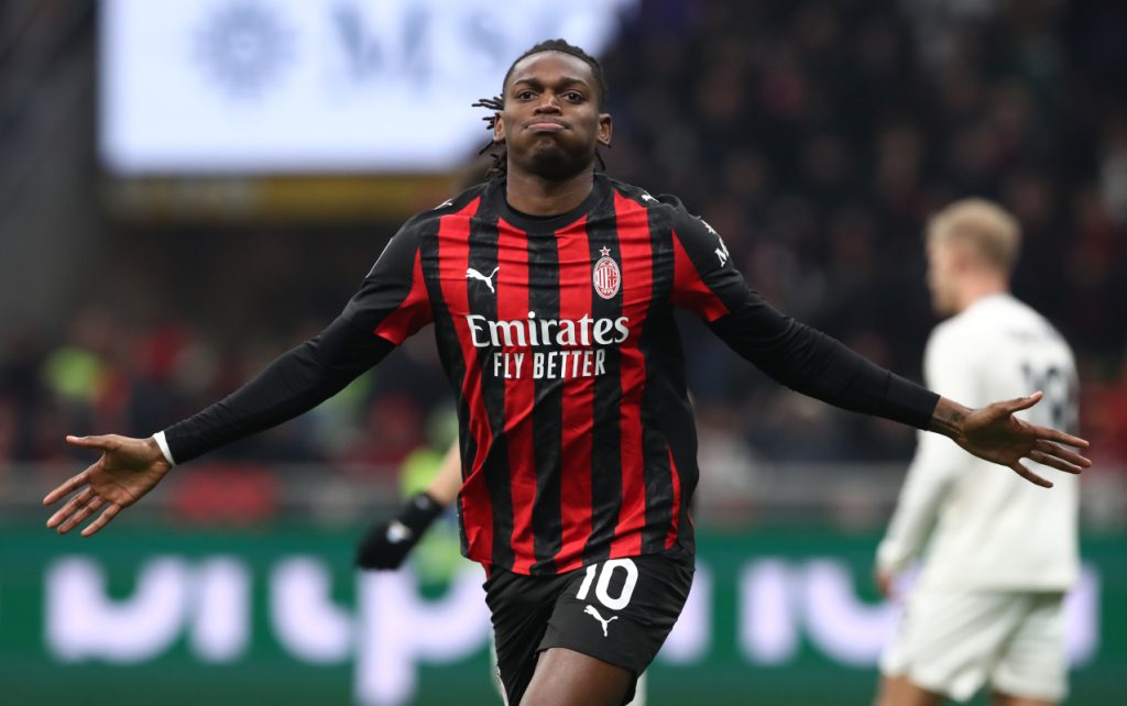 Leao strălucește în confruntarea crucială dintre AC Milan și Como la San Siro AC Milan a obținut o victorie clară împotriva echipei Como, în cadrul unui meci din Serie A, disputat pe Stadionul Giuseppe Meazza