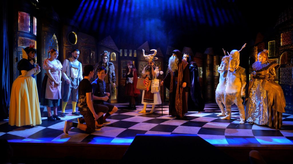 Primul spectacol în premieră la Teatrul Stela Popescu din acest an le aduce iubitorilor de teatru o piesă de profunzime, intitulată „Ulciorul sfărâmat”, ce va putea fi vizionată pe 18 și 19 februarie, în regia lui Gelu Colceag
