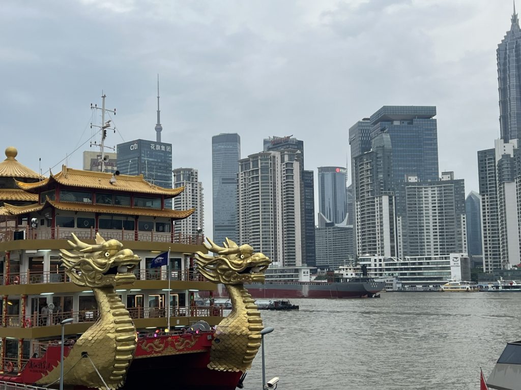 De la 17 februarie, cetățenii canadieni și britanici vor putea călători în China fără a mai avea nevoie de viză, relansând astfel relațiile diplomatice și economice dintre aceste state și cea mai mare economie asiatică