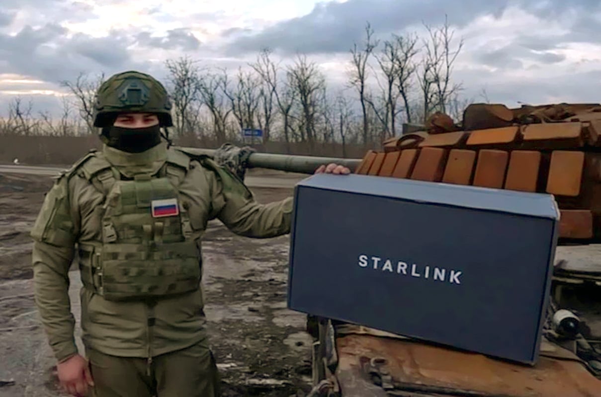 Verificarea terminalelor Starlink în Ucraina a început să îi modifice comportamentul pe câmpul de luptă, reducând temporar capacitatea de coordonare a forțelor ruse