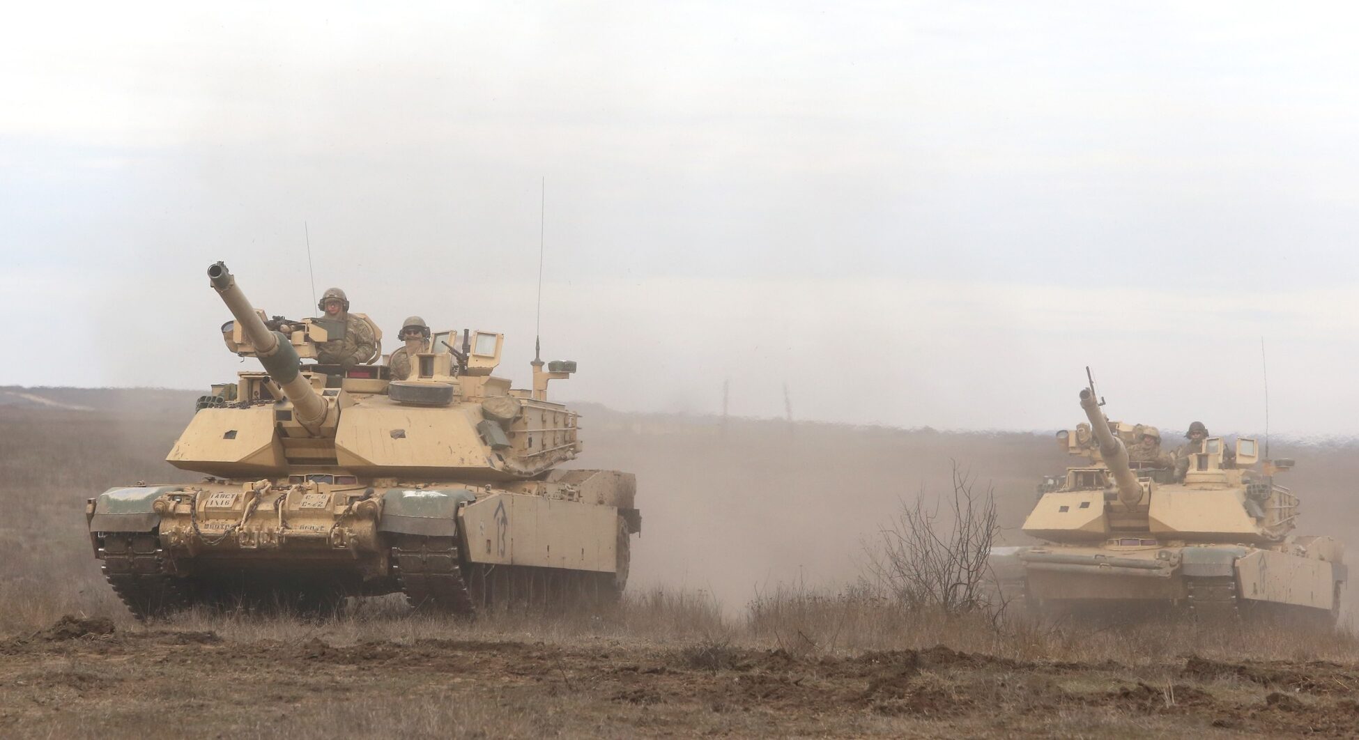 România și Statele Unite își consolidază parteneriatul militar prin exerciții comune la Smârdan În contextul recentei escalade a tensiunilor geopolitice din regiunea europeană, România continuă să își reafirme angajamentul pentru securitatea națională și alianța cu Statele Unite