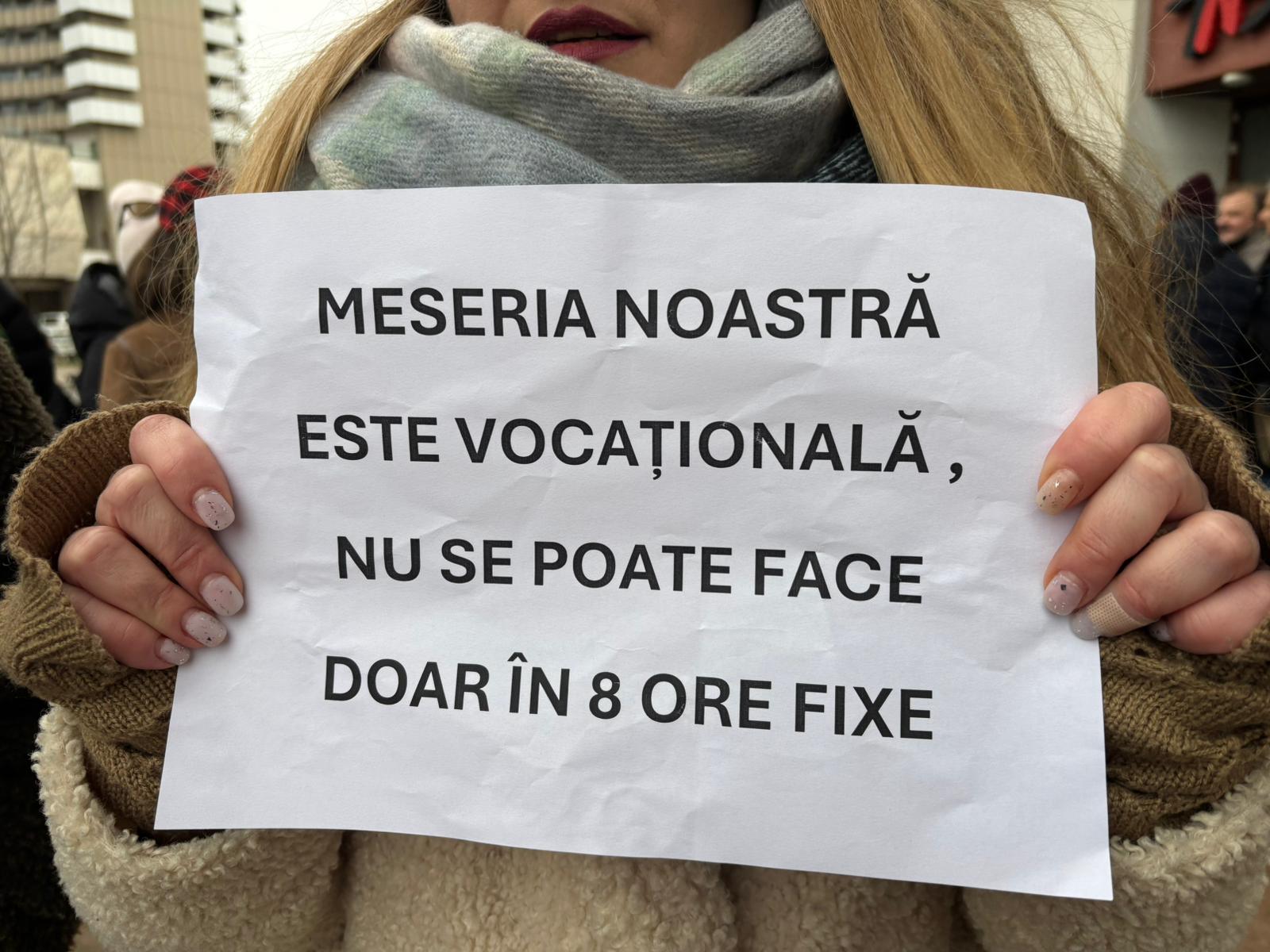 Ministrul Culturii, Andras Demeter, evită responsabilitatea pentru injurii aduse actorilor protestatari la Teatrul Național Scandalul izbucnit în ultimele zile în jurul ministrului Culturii, Andras Demeter, continuă să atragă atenția publicului și a mass-mediei