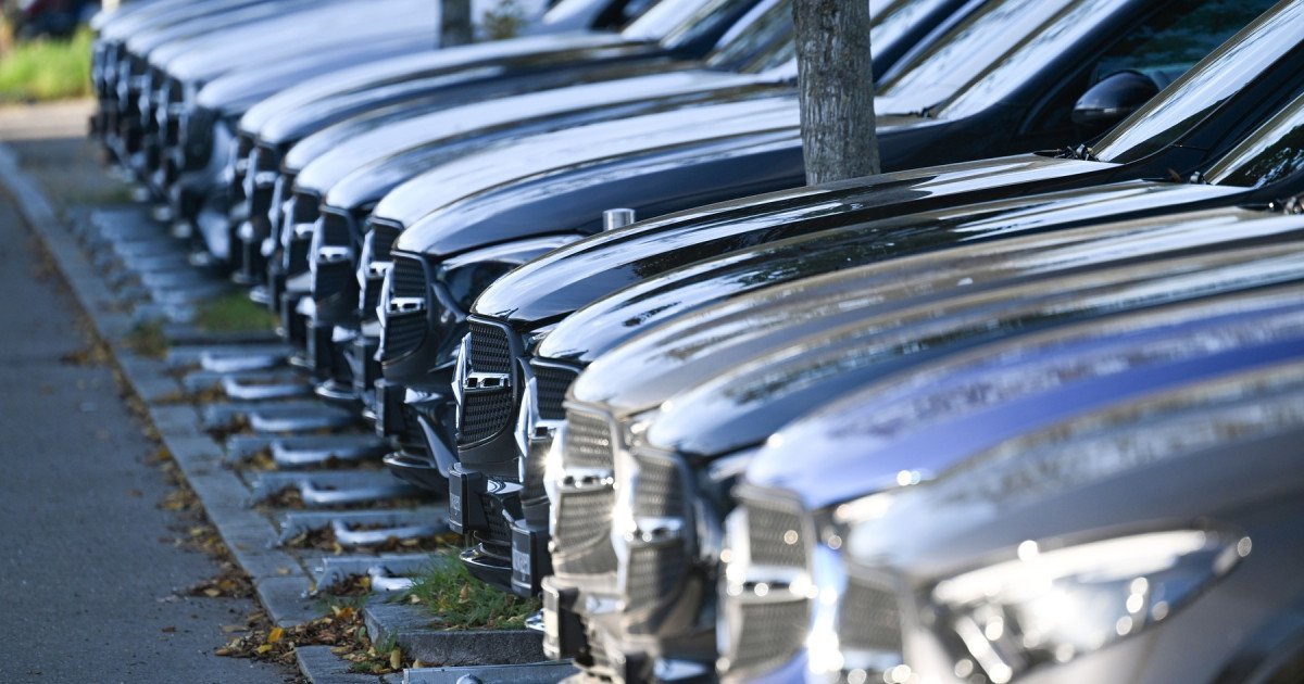 Rusia ocolește sancțiunile prin importurile din China Zeci de mii de mașini sunt exportate din China către Rusia prin intermediul unor scheme de importuri paralele, care permit eludarea sancțiunilor internaționale impuse după invadarea Ucrainei