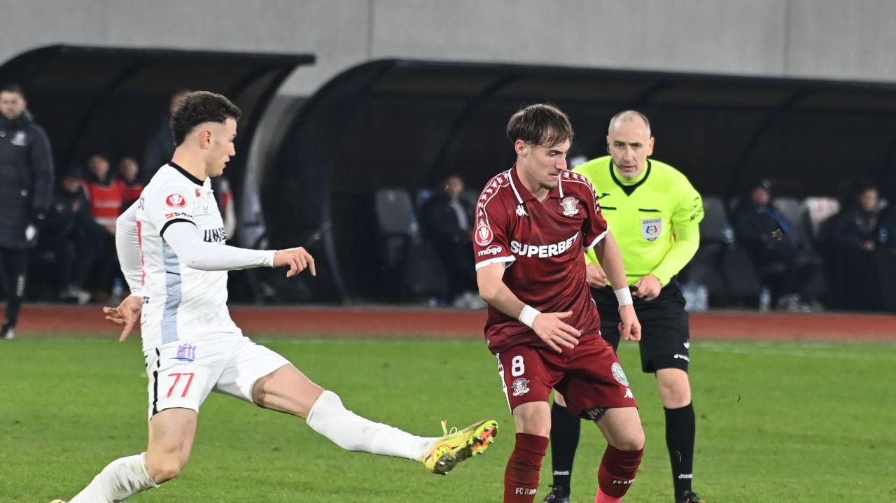 Rapid București, victorie clară în fața lui Hermannstadt Rapid București a reușit o victorie convingătoare pe terenul celor de la Hermannstadt, în etapa cu numărul 25 a Superligii României, scor 3-0