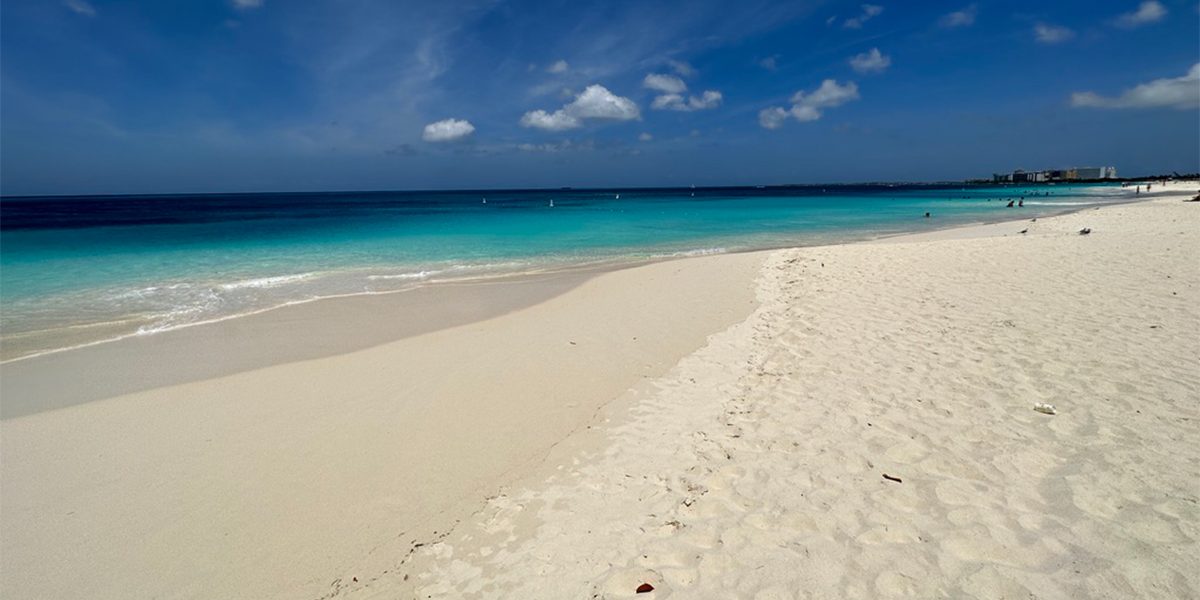 aruba-eagle-beach-sand.jpg - StiriAlese