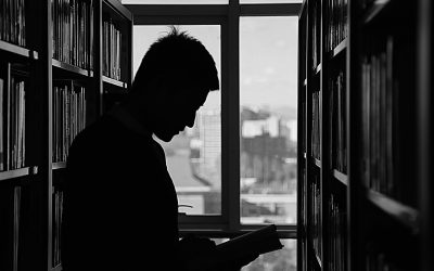 avertizor-integritate-biblioteca-carti-coruptie.jpg - StiriAlese