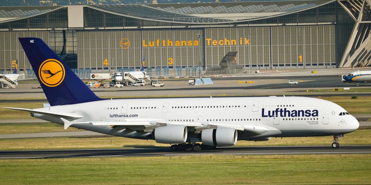 avion-Lufthansa-pe-aeroportul-din-Frankfurt.jpg - StiriAlese