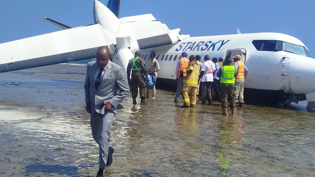 Un incident aeronautic care putea avea consecințe catastrofale a fost gestionat cu profesionalism de către echipa de zbor a companiei aeriene somaleze Starsky Aviation, după ce un avion de pasageri a suferit o defecțiune tehnică gravă în timpul zborului