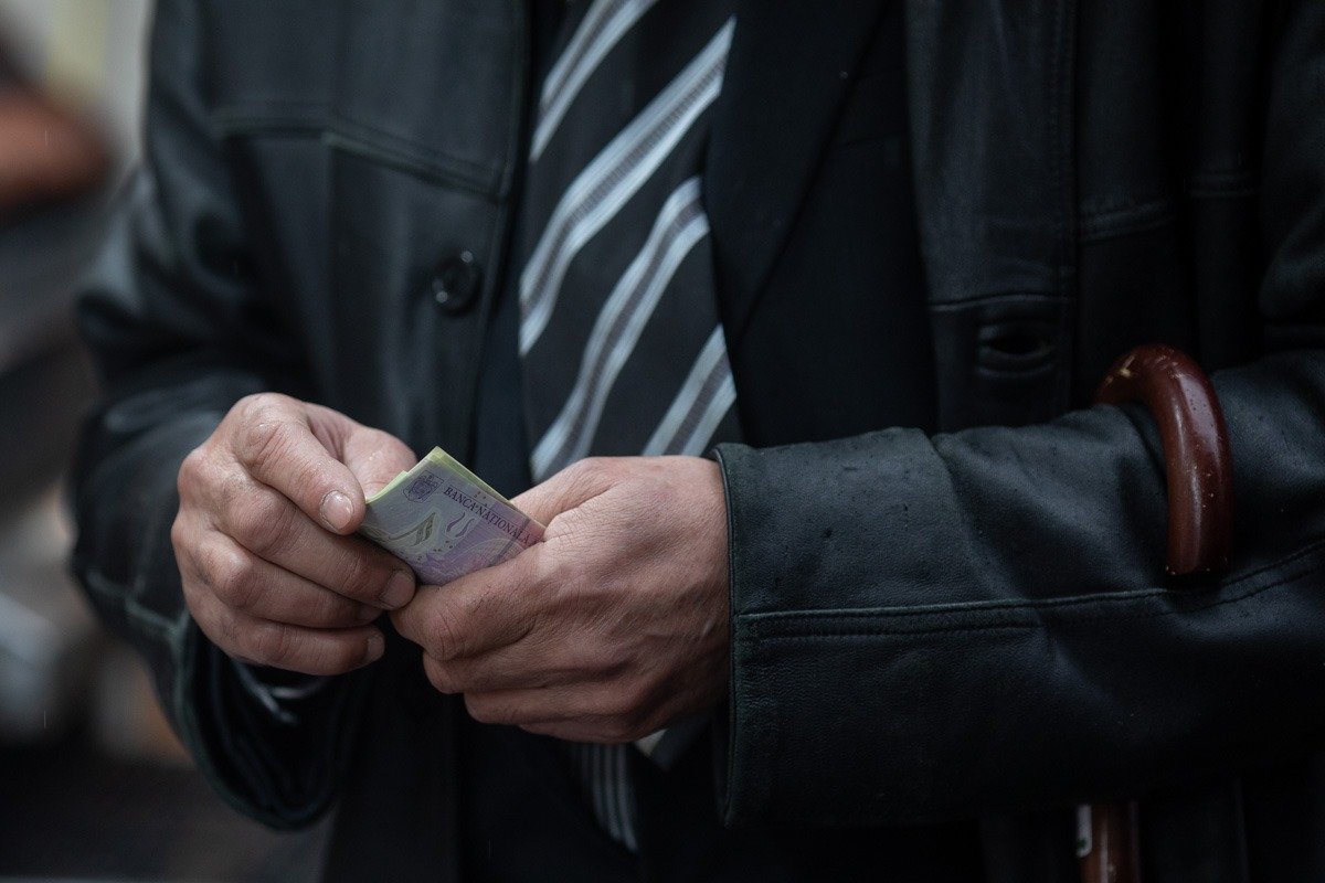 Primarul din Odorheiul Secuiesc susține protestele împotriva creșterii impozitelor: “Oamenii au dreptate” Odorheiul Secuiesc a fost scena unui protest masiv, duminică, în care aproximativ 1.000 de locuitori și-au exprimat nemulțumirea față de intenția autorităților locale de a majora taxele și impozitele