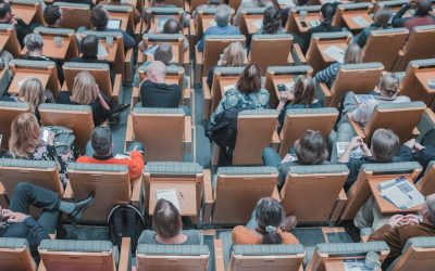 batch_Multime-Studenti-Curs-Amfiteatru-Senat-Consultare-Publica-mikael-kristenson-3aVlWP-7bg8-unspla.jpeg - StiriAlese