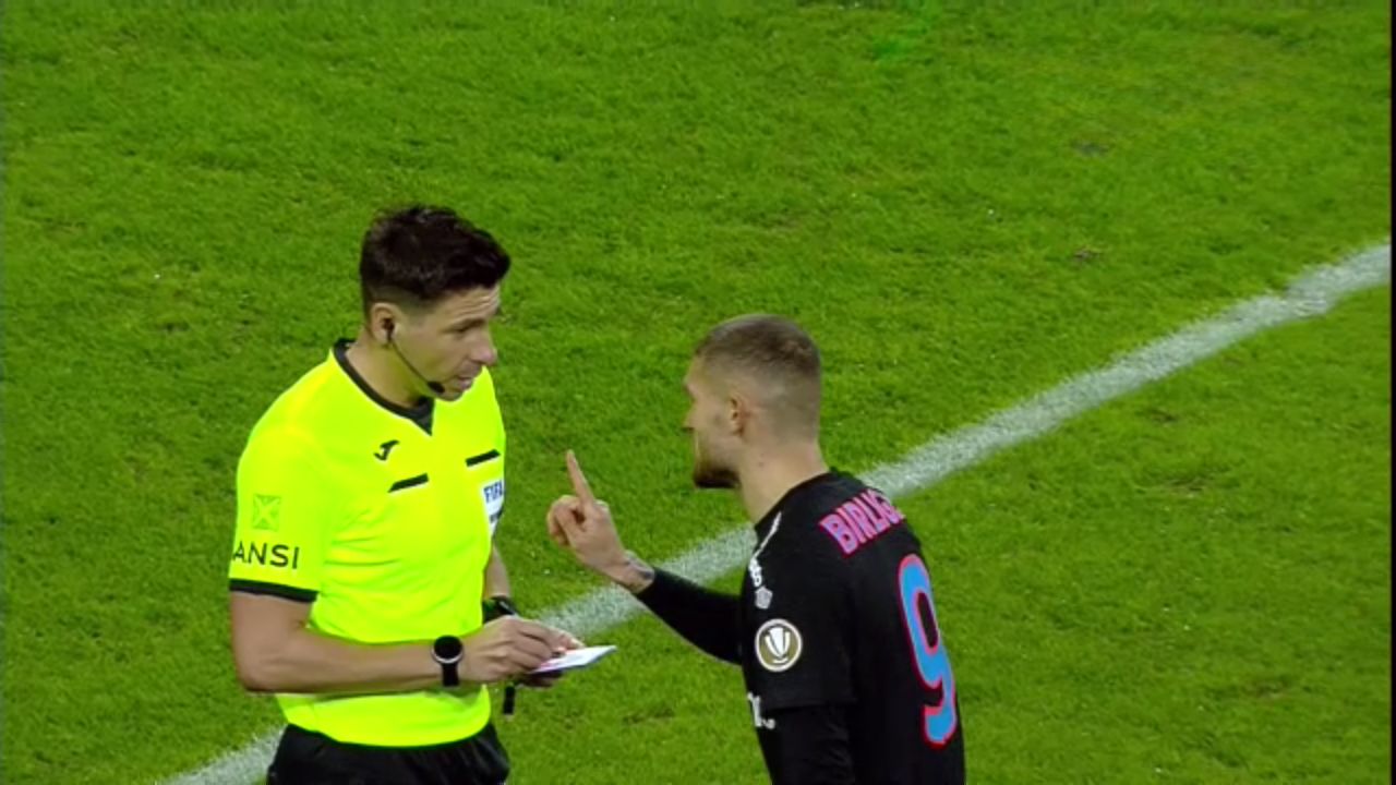 Daniel Bîrligea a încercat să-l copieze pe Bastoni în meciul Craiova – FCSB, decizia lui Marian Barbu.