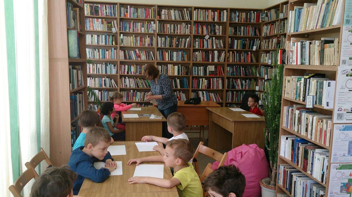 Microcluburi de lectură și corner internațional, la Biblioteca „Lucian Blaga”