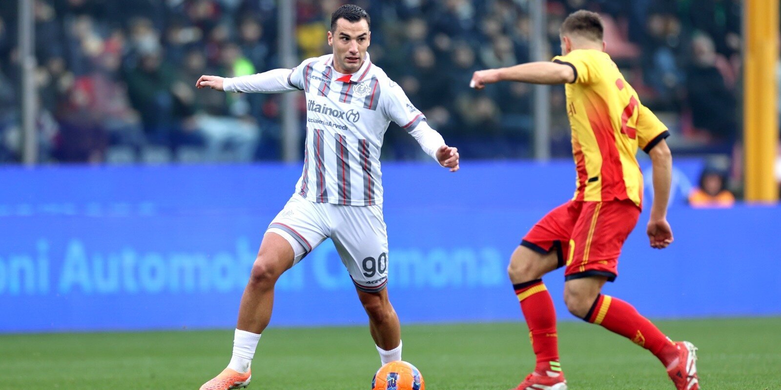 Lecce obține o victorie crucială la Cagliari Lecce a învins pe Cagliari cu 2-0 în meciul de duminică seară, marcând o victorie importantă în cadrul celei de-a 25-a etape din Serie A