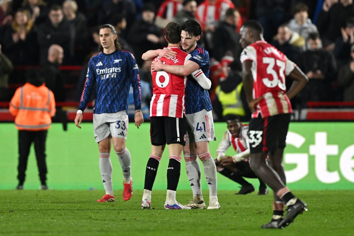 Arsenal se împiedică la Brentford: Lupta pentru titlu devine mai încinsă Arsenal a remizat pe terenul lui Brentford, scor 1-1, într-un meci din etapa a 26-a a Premier League, iar presiunea pe liderul clasamentului s-a intensificat
