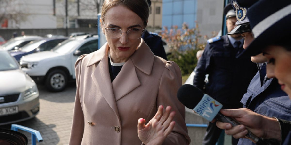 c2g9NmZkYjdjNTJjMDM1NWEzMzdmYzE2MGE1NzAzZDI4Mzk.thumb_.jpg - StiriAlese