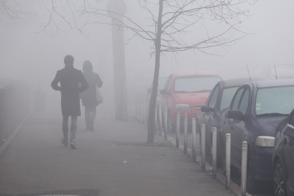 Circulația rutieră din România, duminică dimineața, a fost puternic afectată de ceața densă care s-a instaurat în mai multe zone ale țării