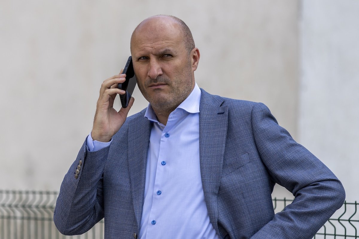 Situație fără precedent în compania electro-energetică ELCEN, unde fostul director general, Claudiu Crețu, a recidivat în ciuda acuzațiilor grave care planează asupra sa