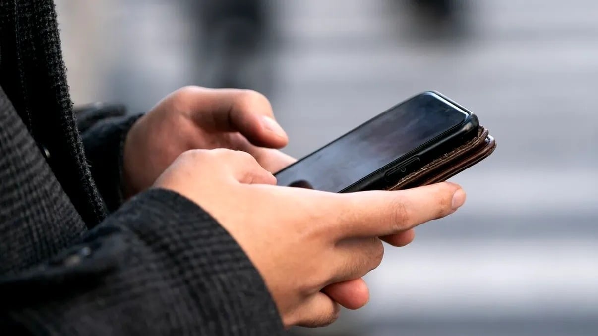 Tehnologiile de spionaj digital au evoluat într-un mod care schimbă radical jocul pentru securitatea noastră personală și pentru intimitatea digitală