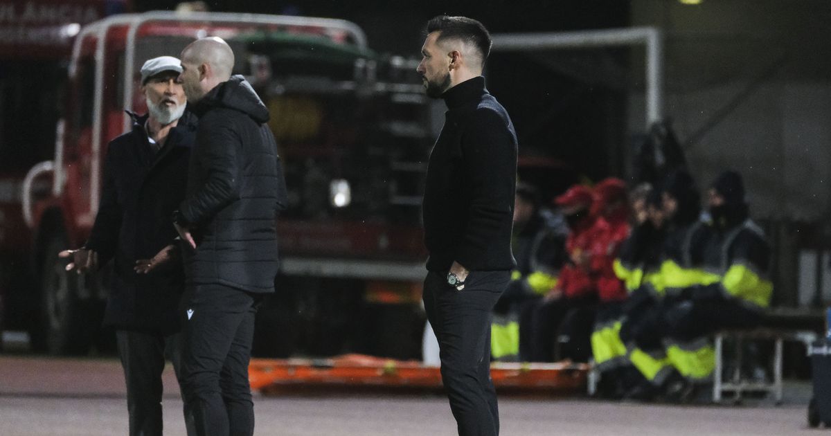 Francesco Farioli își propune victoria: FC Porto se pregătește pentru duelul cu Leii Antrenorul FC Porto, Francesco Farioli, își concentră atenția asupra viitorului, având în vedere meciul împotriva actualilor bi-campioni naționali, Sporting Lisabona