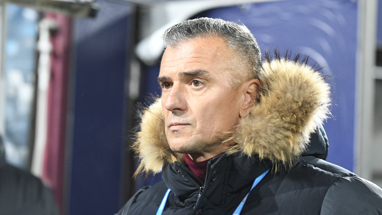 Derby-ul Clujului: CFR Cluj învinge „U” cu 3-2 într-un meci plin de intensitate CFR Cluj a reușit o victorie importantă în etapa a 26-a din sezonul regulat al Superligii României, înfruntând-o pe Universitatea Cluj în cadrul derby-ului clujean