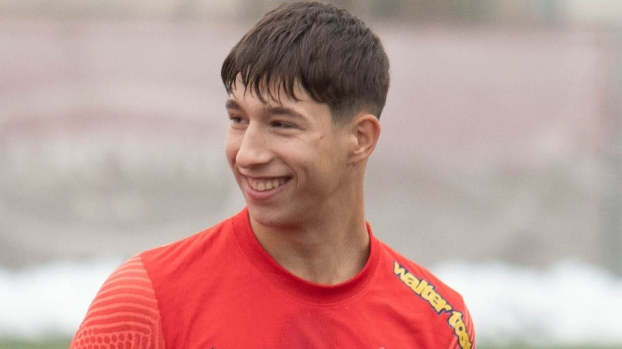 Investițiile uriașe ale FCSB în Academia de Fotbal: O strategie pe termen lung Într-o eră în care rezultatele imediate sunt adesea mai valorizate decât planurile pe termen lung, FCSB își reafirmă angajamentul față de dezvoltarea tinerelor talente prin investiții considerabile în Academia sa