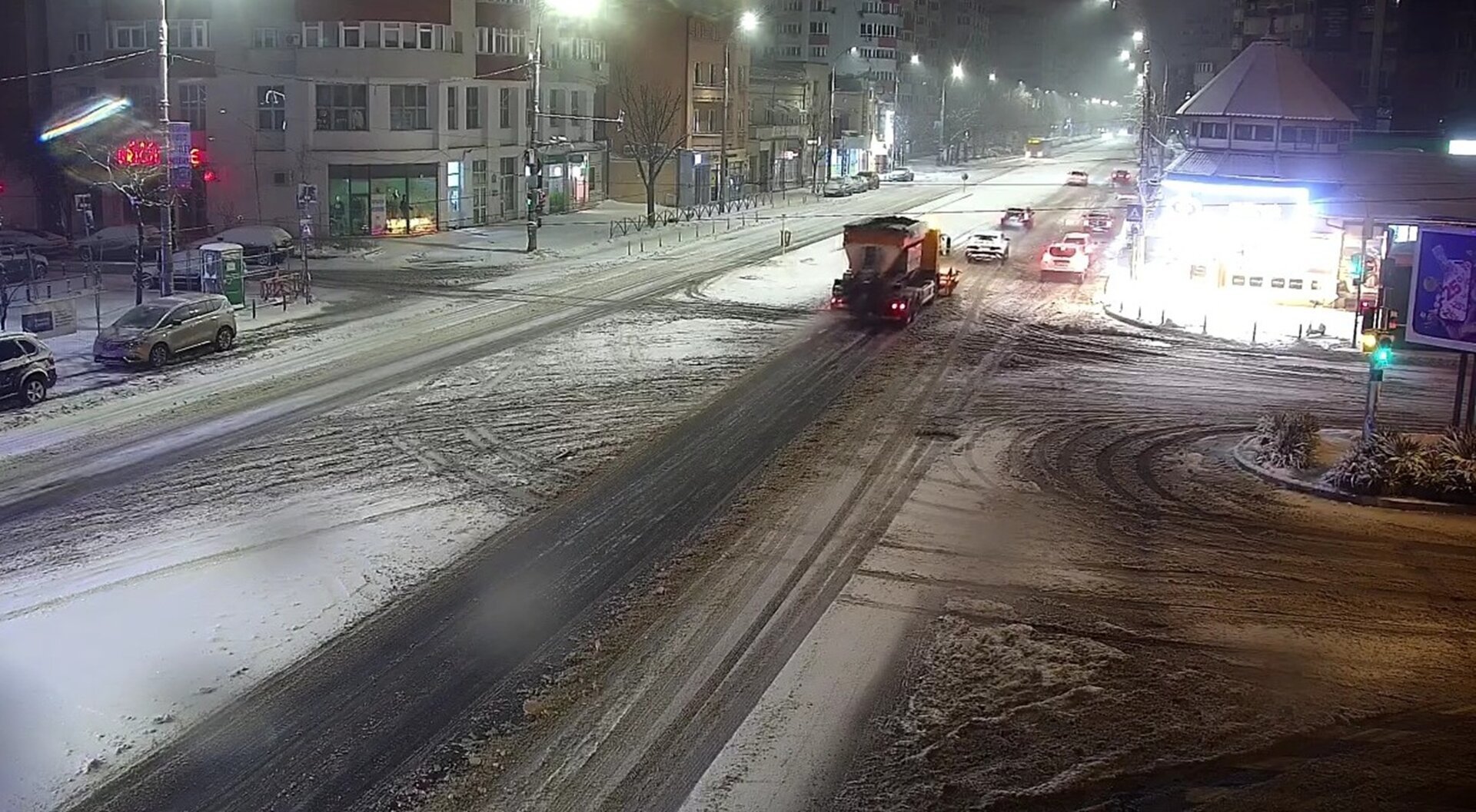 Capitala se pregătește pentru valul de ninsori anunțat pentru această noapte, când Bucureștiul va fi sub cod portocaliu de ninsoare și viscol