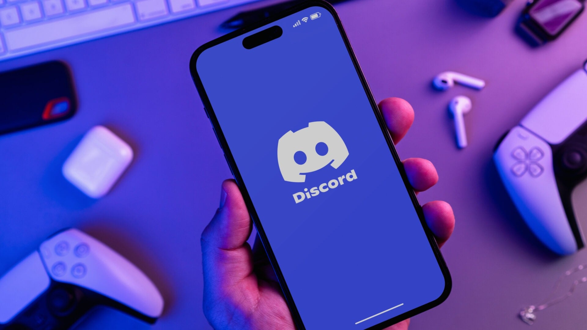 Discord, una dintre cele mai populare platforme de comunicare între tineri și comunitățile online, pregătește o schimbare de amploare pentru anul 2026