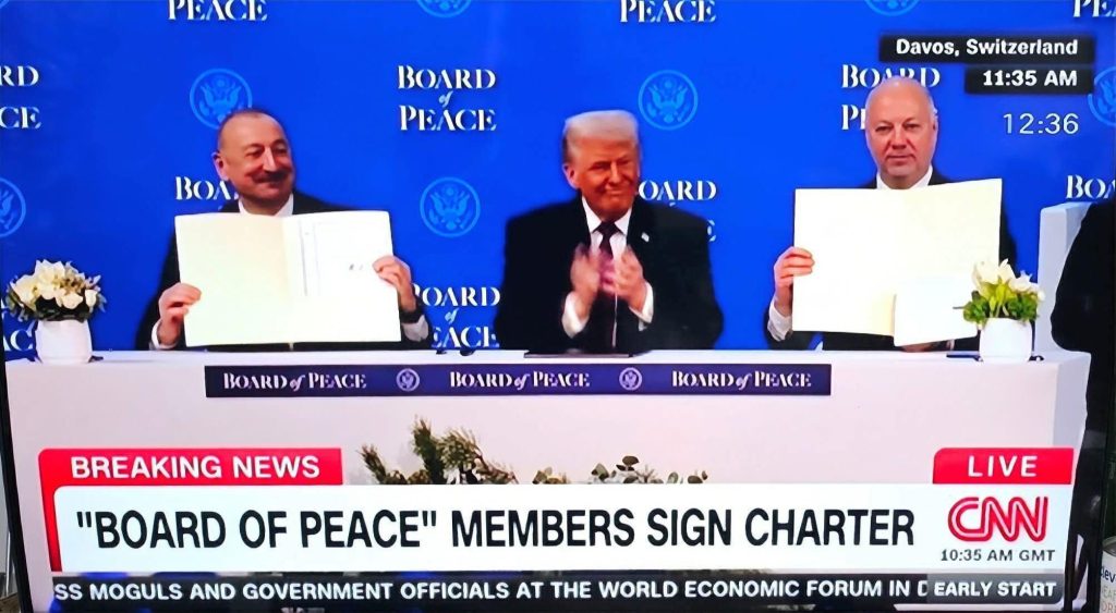 Donald Trump anunță organizarea unui forum pentru pace, în timp ce tensiunile globale escaladează Într-un moment în care scena internațională se află în cursa unor tensiuni crescute și conflicte persistente, fostul președinte american Donald Trump face un pas surprinzător: promovarea unui nou consiliu dedicat păcii globale