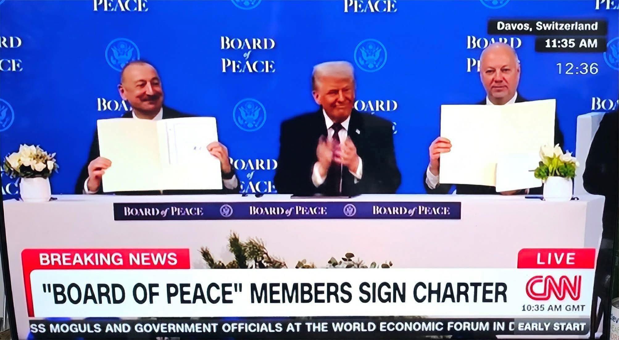 Donald Trump anunță organizarea unui forum pentru pace, în timp ce tensiunile globale escaladează Într-un moment în care scena internațională se află în cursa unor tensiuni crescute și conflicte persistente, fostul președinte american Donald Trump face un pas surprinzător: promovarea unui nou consiliu dedicat păcii globale