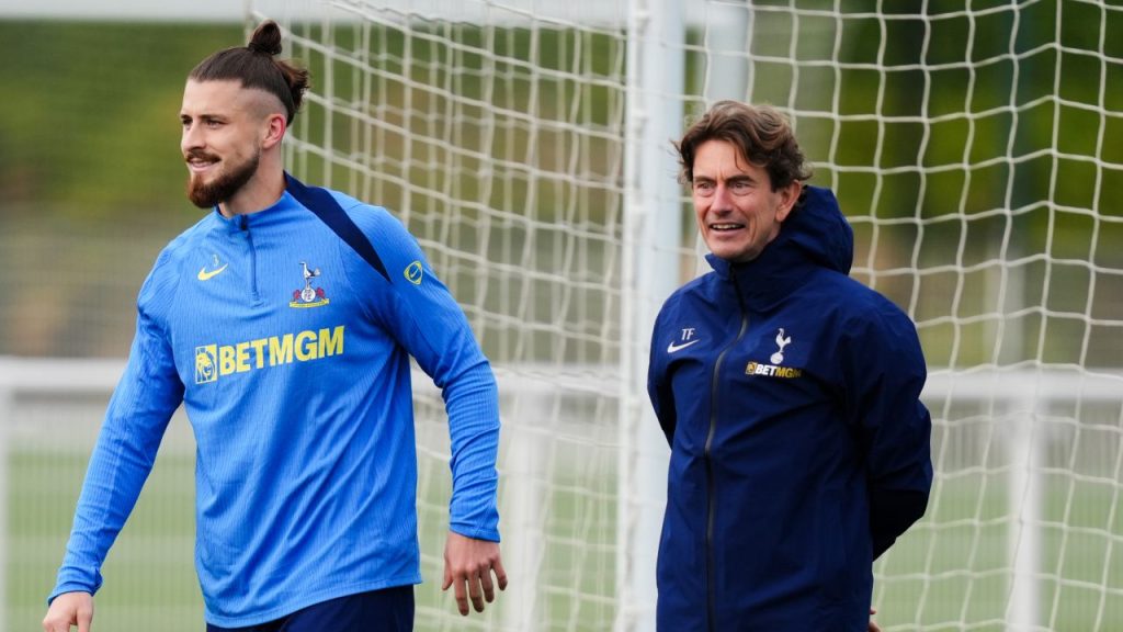 „Reacția englezilor după titularizarea lui Drăgușin în meciul Tottenham – Manchester City”