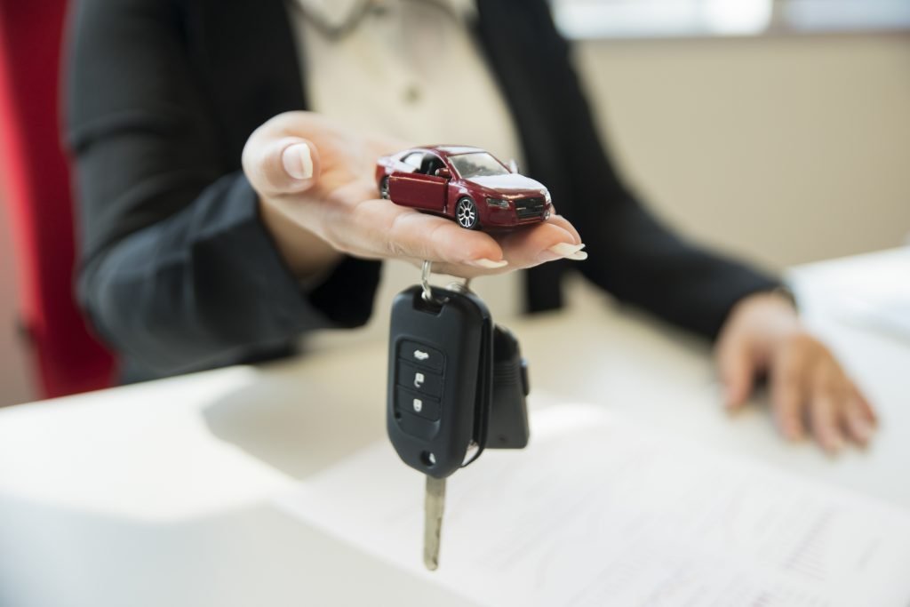 2026 început cu un declin dramatic al înmatriculărilor auto: impact major asupra cumpărătorilor de rând Startul anului 2026 a adus o veste nesperat de proastă pentru piața auto din România