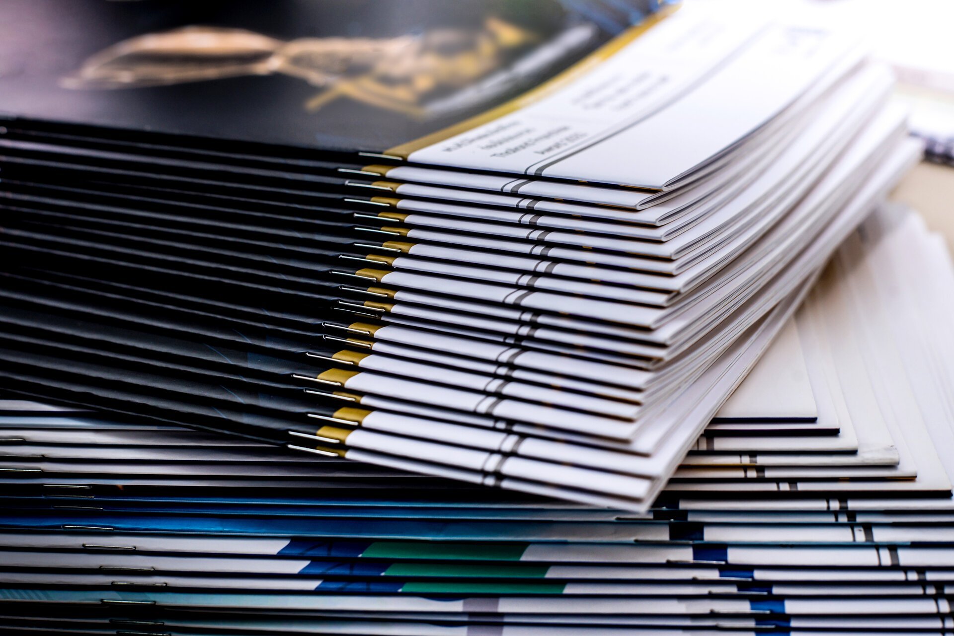 Îngrijorări globale privind impactul inteligenței artificiale asupra pieței muncii și economiei Un raport recent semnat de compania Citrini Research a readus în discuție un scenariu sumbru privind viitorul economic al Statelor Unite și implicit al economiei globale, dacă avansurile în domeniul inteligenței artificiale continuă fără măsuri de pregătire