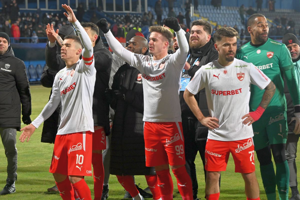 Dinamo își continuă ascensiunea: victorie dramatică cu Farul Constanța Într-un meci plin de tensiune și răsturnări de situație, Dinamo București a obținut o victorie spectaculoasă cu Farul Constanța, terminând partida cu 3-2